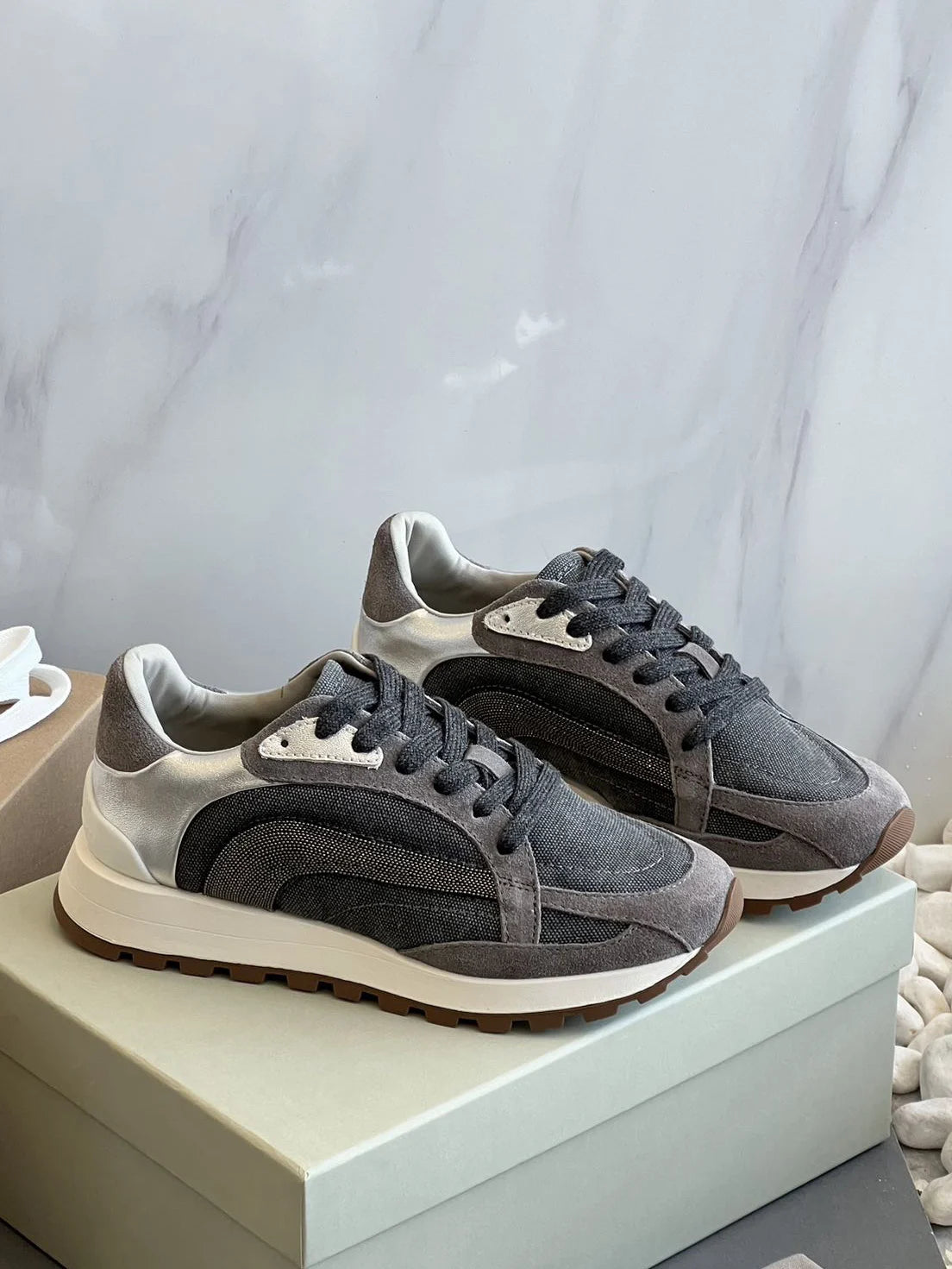 Women's Vulcanized Shoes Leather Beaded Casual Sneakers