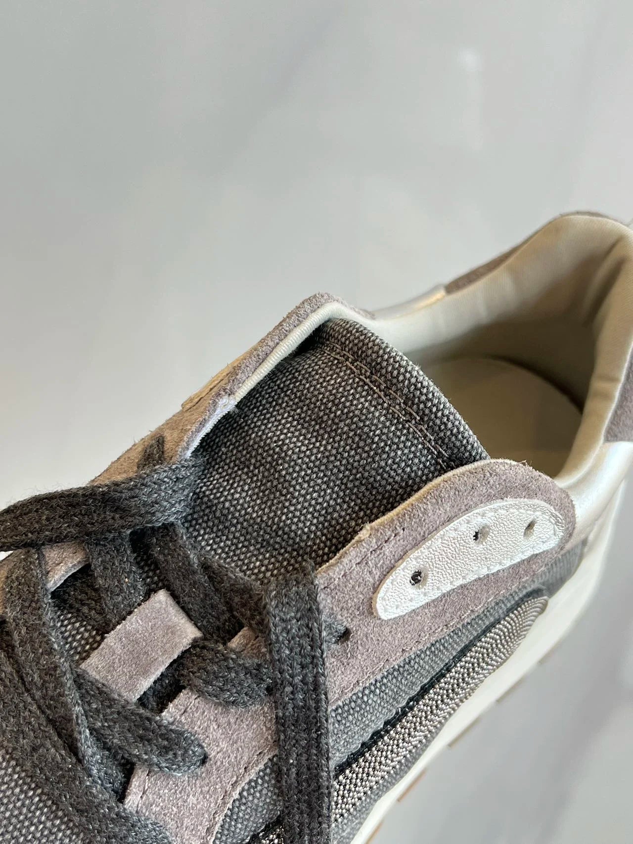 Women's Vulcanized Shoes Leather Beaded Casual Sneakers