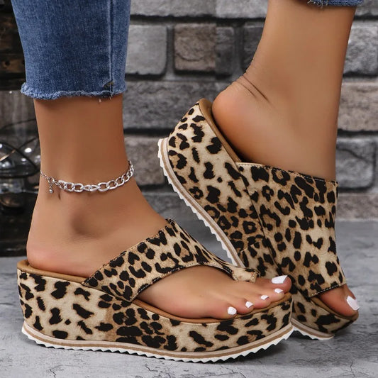 2025 Outdoor Spring and Summer New Leopard Pattern Women's Slope Heeled Cool Slippers, Large 43