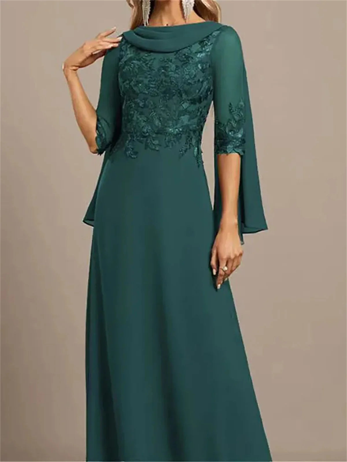 Customized Elegant Lace Applique A Line Mother Of Bride Dresses With Scarf Women's Half Sleeves Boat Neck Evening Prom Dresses