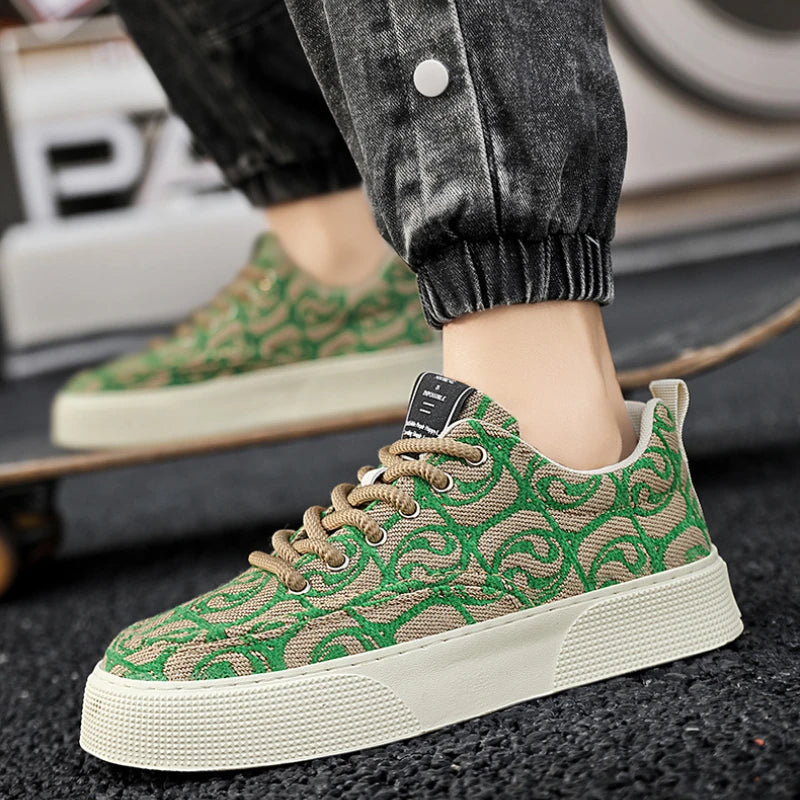Casual Men's Canvas Shoes 2025 New Designer Men Skateboard Shoes Outdoor Breathable Flats Lace Up Walking Shoe Zapatillas Hombre