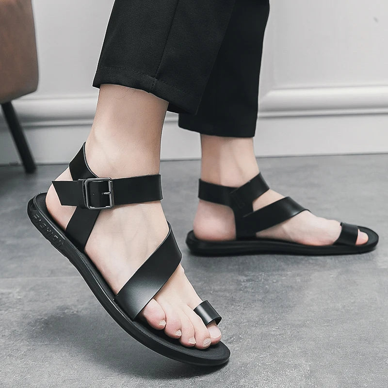 Summer New Men Gladiators Belt Buckle Leather Casual Shoes Breathable Beach Sandals Outdoor Slippers Black White Plus Size 38-45