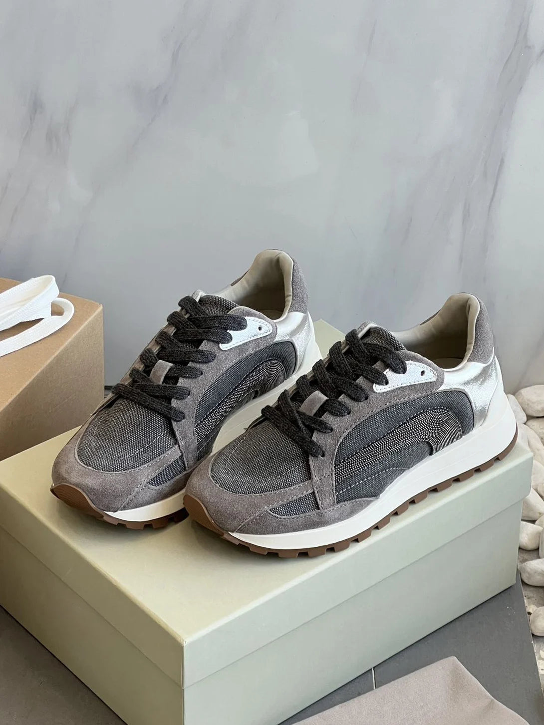 Women's Vulcanized Shoes Leather Beaded Casual Sneakers