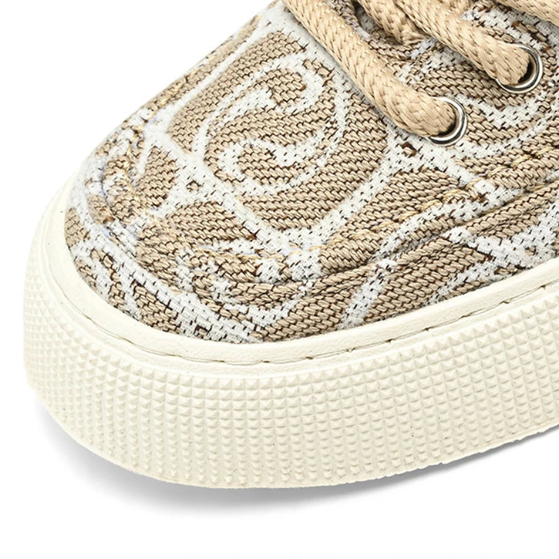 Casual Men's Canvas Shoes 2025 New Designer Men Skateboard Shoes Outdoor Breathable Flats Lace Up Walking Shoe Zapatillas Hombre