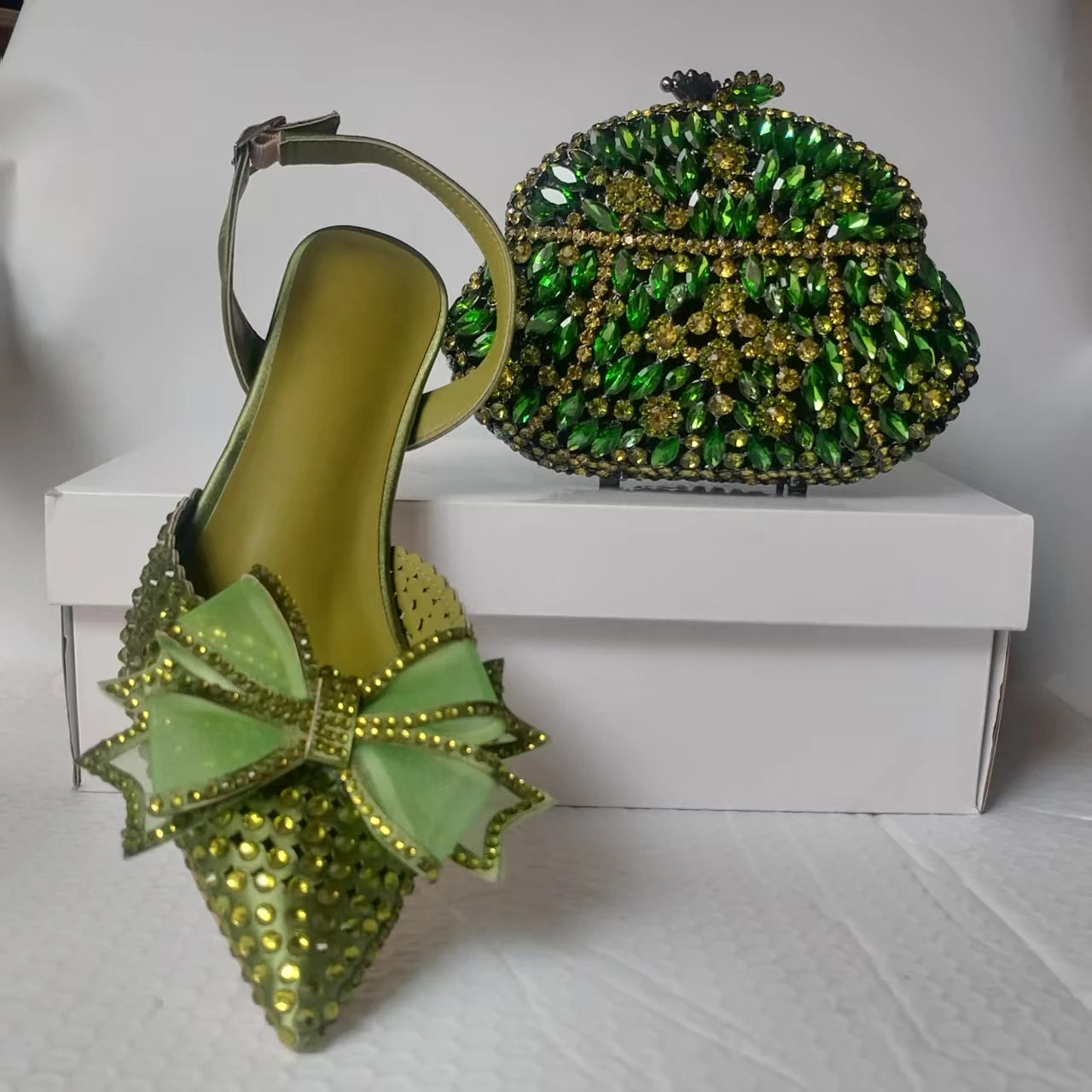 INSIGHTLINK Women's Red Color Rhinestones high heeled Shoes With Heart Clutch Diamond high-heeled Stiletto sandals For Wedding