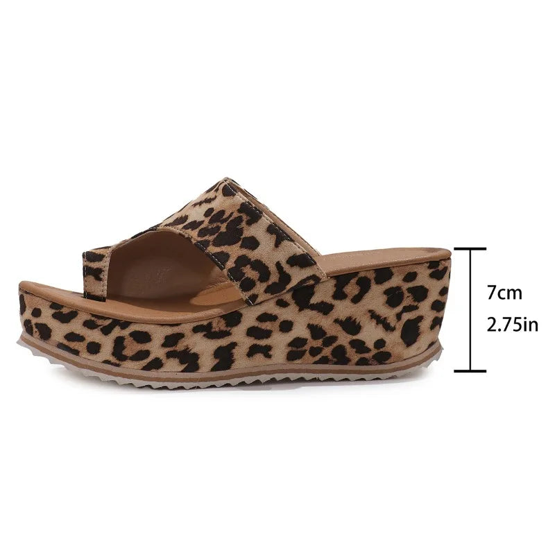 2025 Outdoor Spring and Summer New Leopard Pattern Women's Slope Heeled Cool Slippers, Large 43