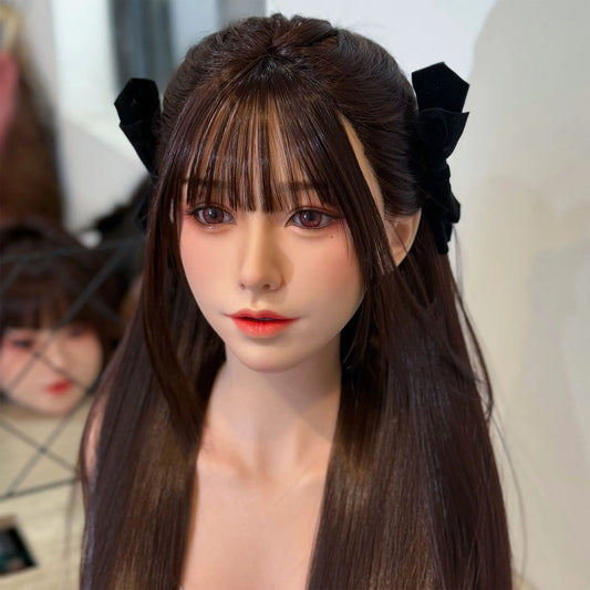 New silicone model head, exquisite makeup, hand-transplanted hair and eyebrows, can open mouth with teeth and tongue