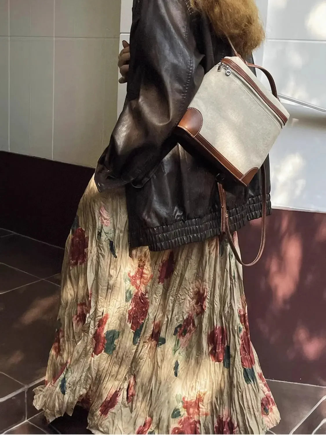 French retro rose dress women spring and autumn new fashion tie-dye oil painting high waist slim casual Joker pleated skirt.