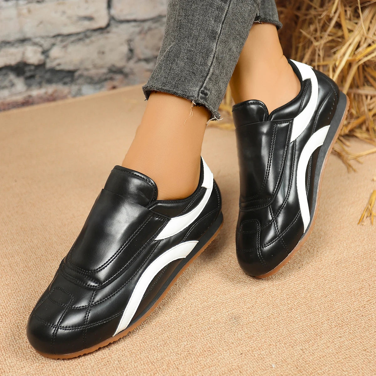New Women Sneakers New Casual Running Women Shoes High Quality Flats Outside Sneakers Women Simple Versatile Non-slip Loafers