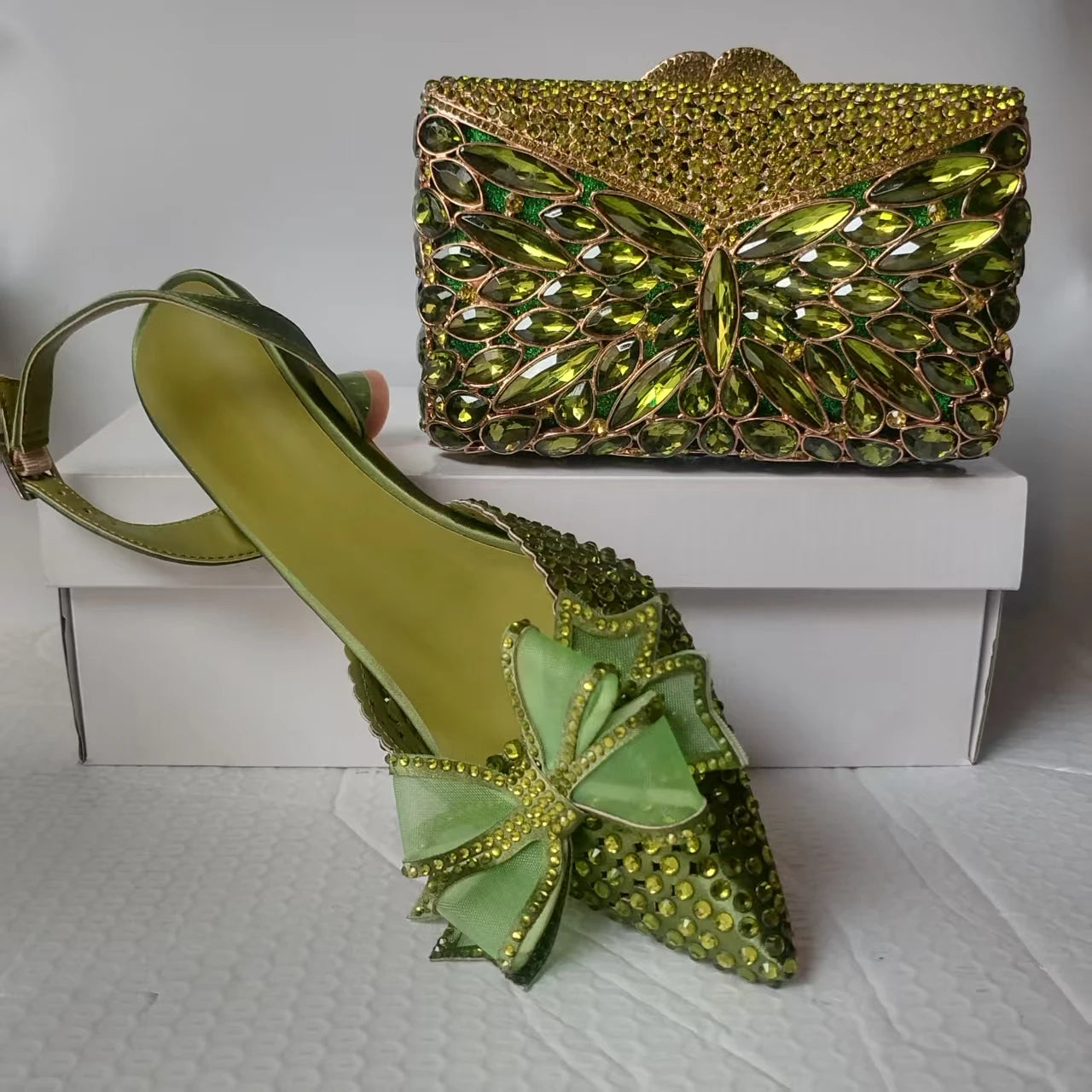 INSIGHTLINK Women's Red Color Rhinestones high heeled Shoes With Heart Clutch Diamond high-heeled Stiletto sandals For Wedding