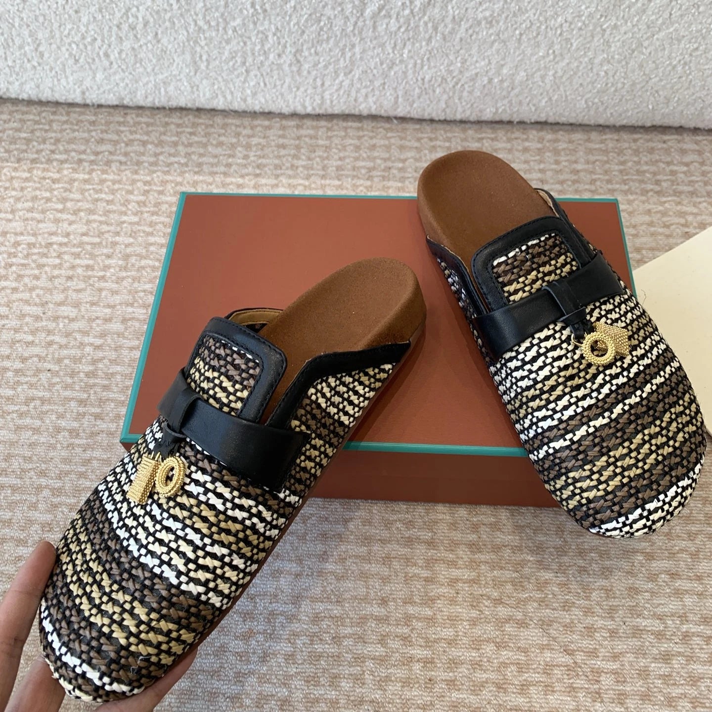 Spring Summer Women Slippers Fashion Weaving Genuine Leather Slippers Round Toe Mules Runway Outfit Slides Flats Shoes Woman 41