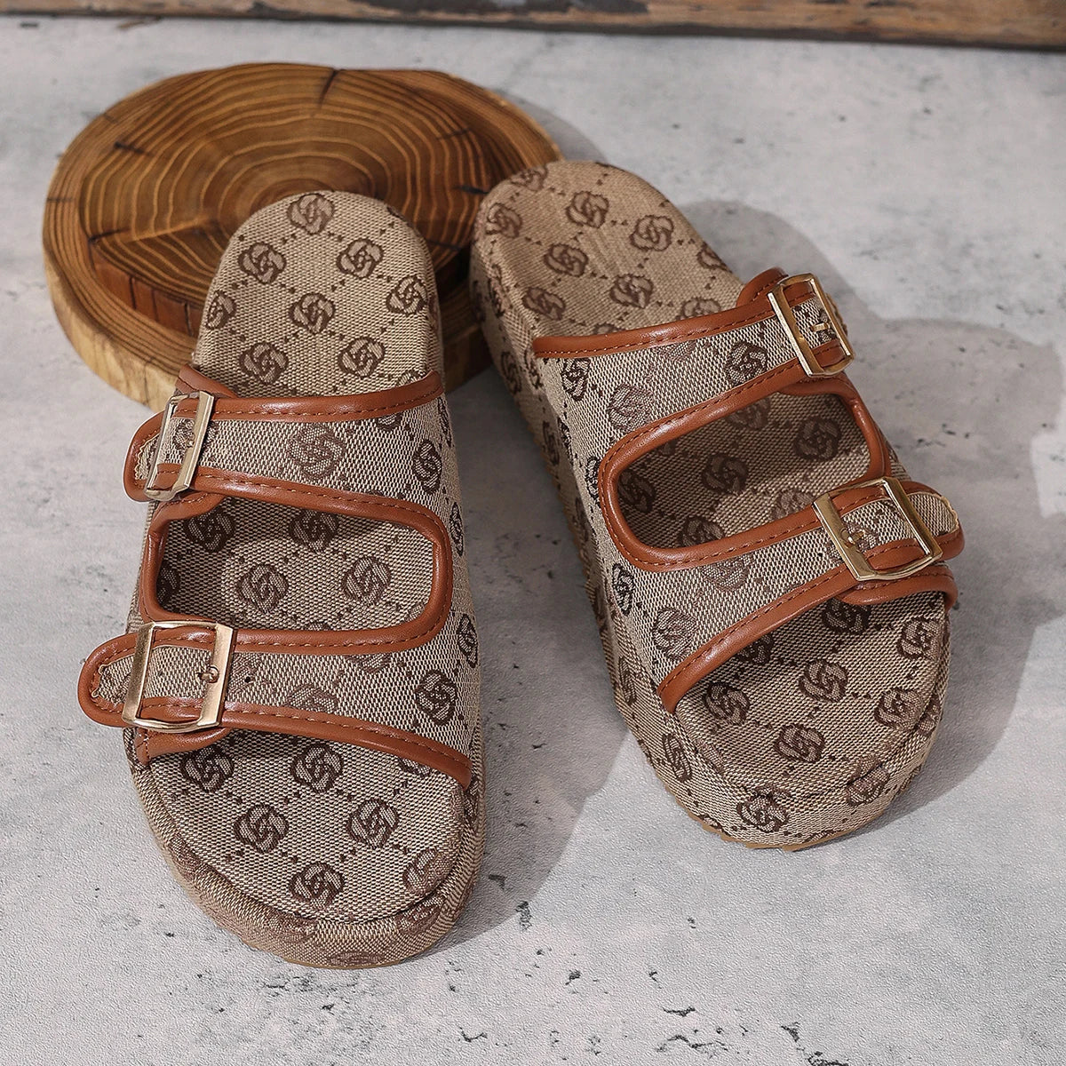 Retro Flower Embroidery Platform Sandals Women 2025 Summer Brand Designer Thick Bottom Flat Sandals Woman Non Slip Beach Slides