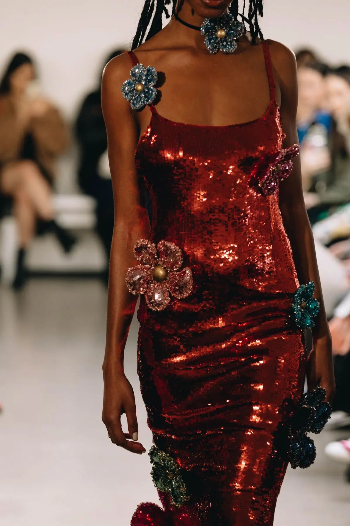 Luxurious Spaghetti Prom Gowns Burgundy Sequins Formal Occasion Dresses Long Floral Beaded Party Prom Dress Sequined