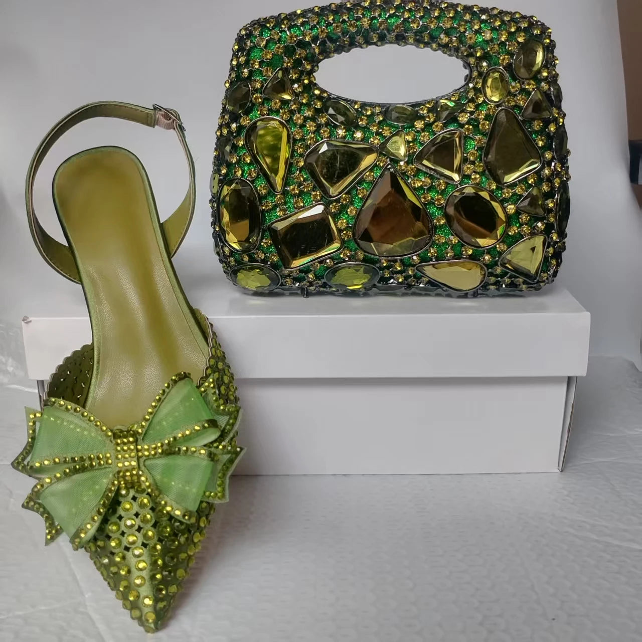 INSIGHTLINK Women's Red Color Rhinestones high heeled Shoes With Heart Clutch Diamond high-heeled Stiletto sandals For Wedding