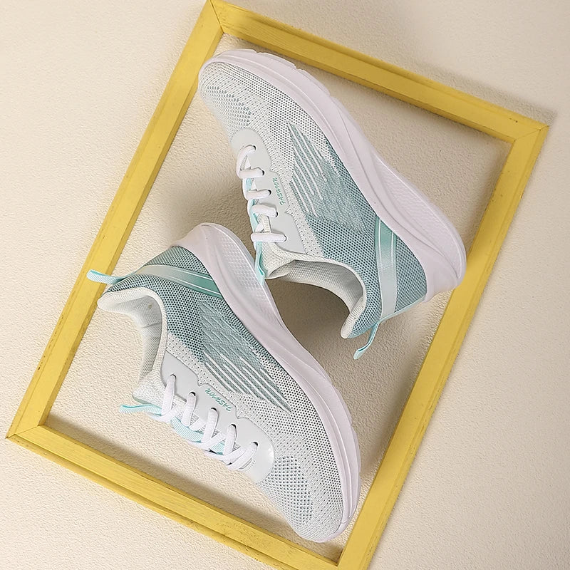 Summer Women Shoes Fashion Casual Soft Sole Lightweight Running Shoes Flyknit Mesh Breathable Sports Shoes Large