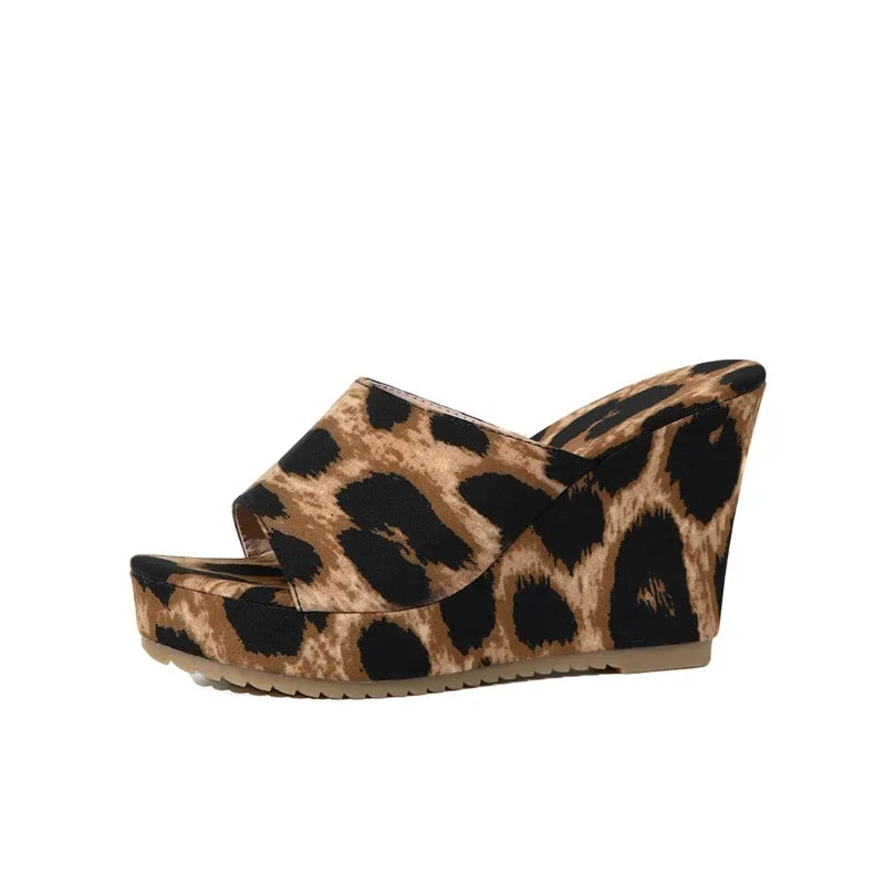 2024 Summer Women's Shoes Fashion Open Toe High Heels Women's Slippers Leopard Print Wedge Large Size Women's Beach Shoes