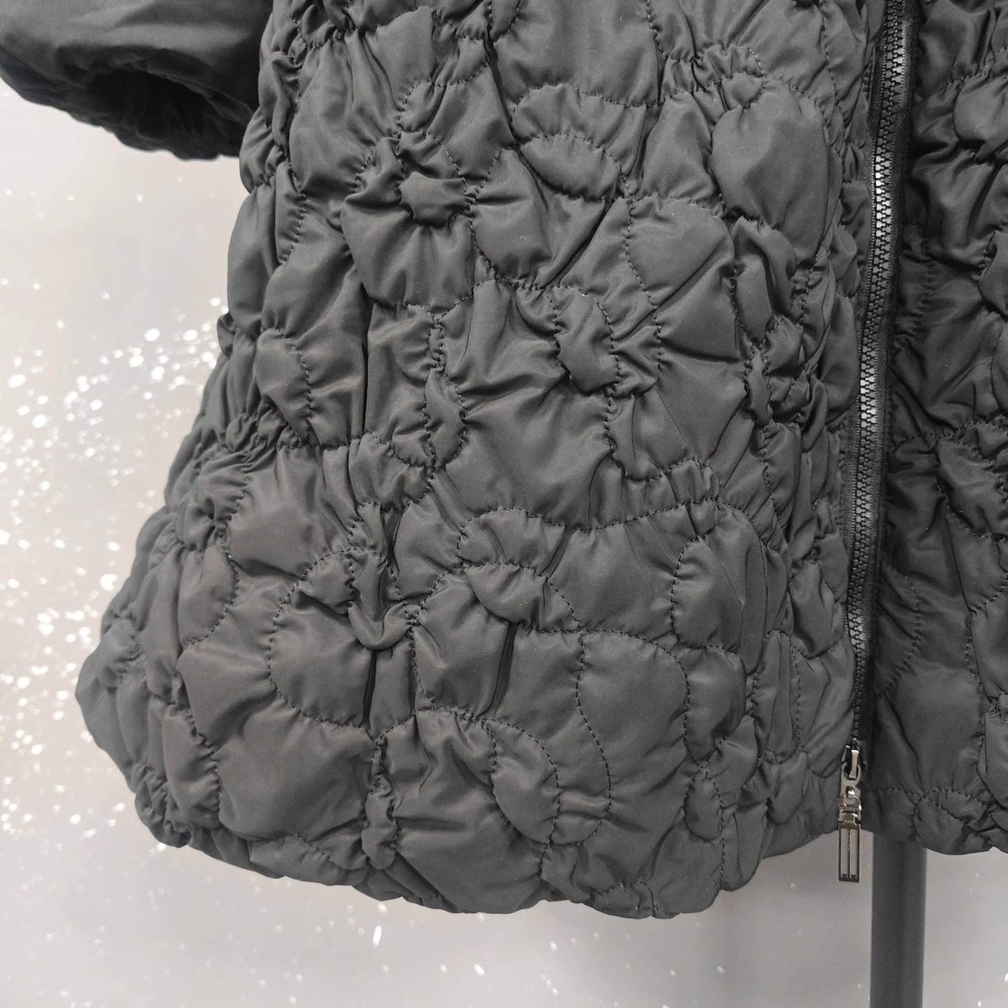 LANMREM Fashion Pleated Design Down Coat For Women Stand Collar Long Sleeves Slim A-line Black Clothing 2025 Winter New 2VV229